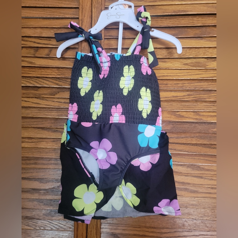 Jessica Simpson NWT Floral Print Black Swimsuit And Sarong Size 2T‎